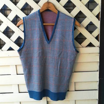 knit-vest-hounds-tooth
